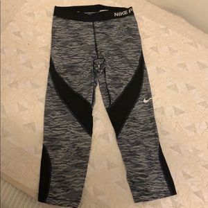 Nike Cropped Leggings
